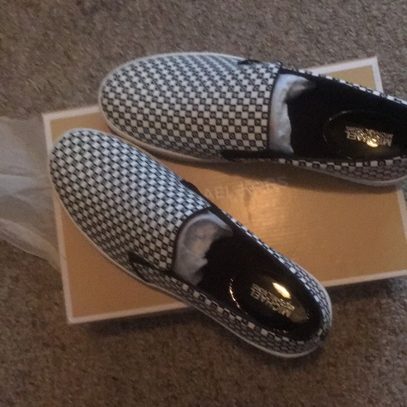 Michael kor shoes - Picture 2 of 2